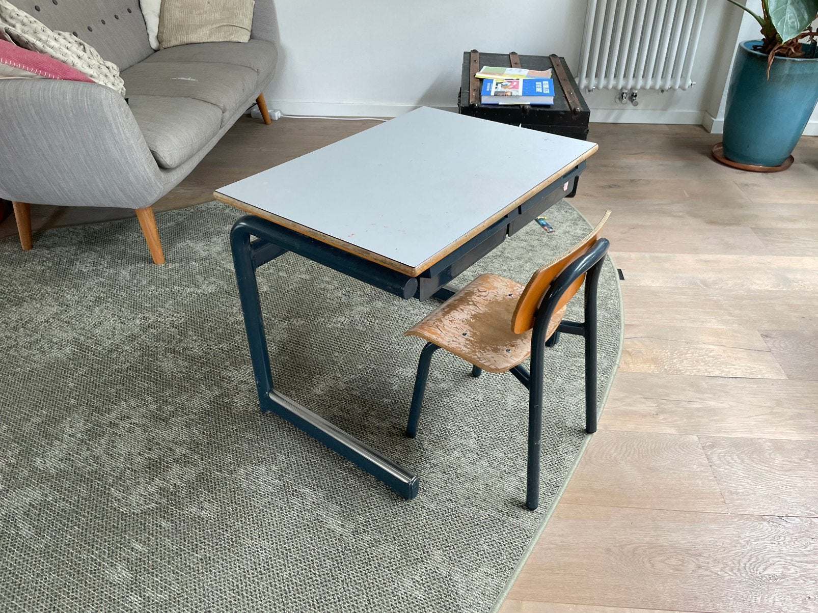 Leuk kinder bureau met stoeltje, Kinderen en Baby's, Kinderkamer | Tafels en Stoelen, Ophalen, Gebruikt, Tafel(s) en Stoel(en)