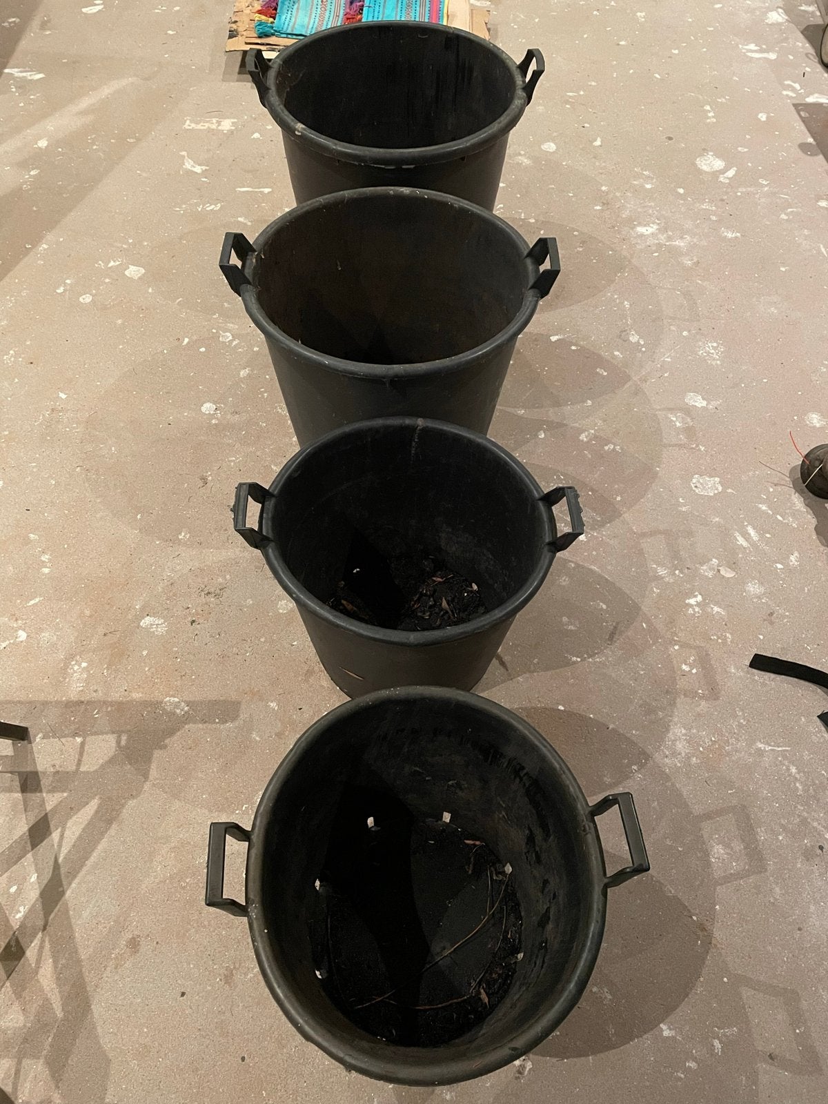 4 Stevige plastic bloempotten - Diverse maten, Ophalen, Kunststof, Gebruikt, Balkon