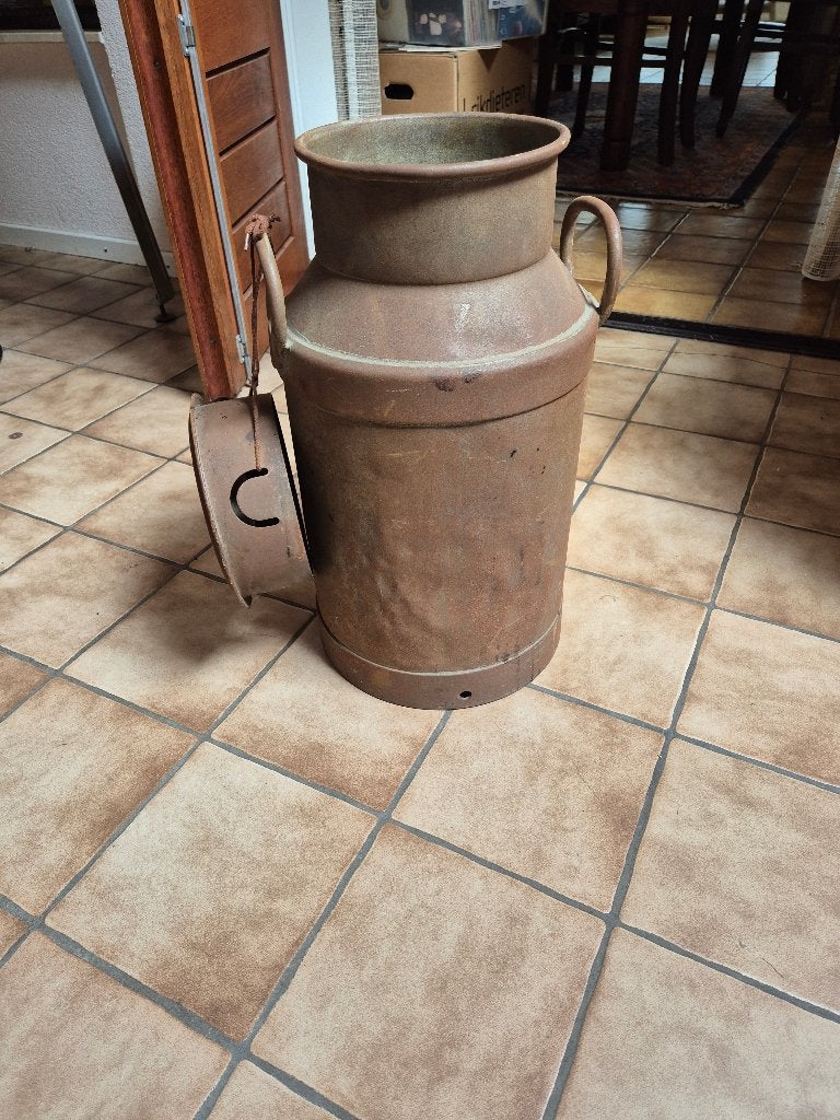 Vintage Melkbus, Ophalen