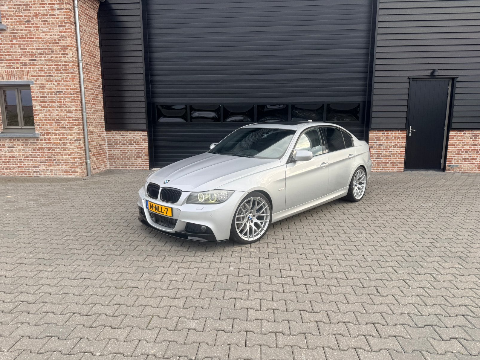 BMW 3-Serie 3.0 D 330 Xdrive AUT 2010 Grijs, Automaat, 15 km/l, 1800 kg, 2993 cc
