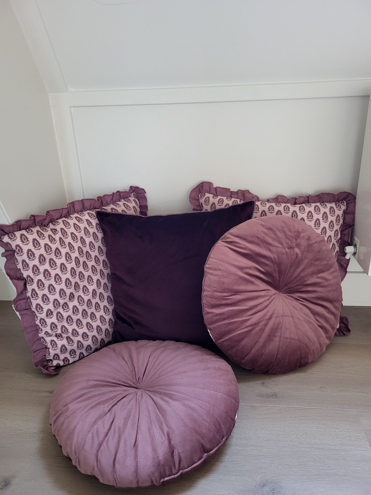 Set van paarse en lila/roze sierkussens, Ophalen, Overige merken, Rond, Zo goed als nieuw