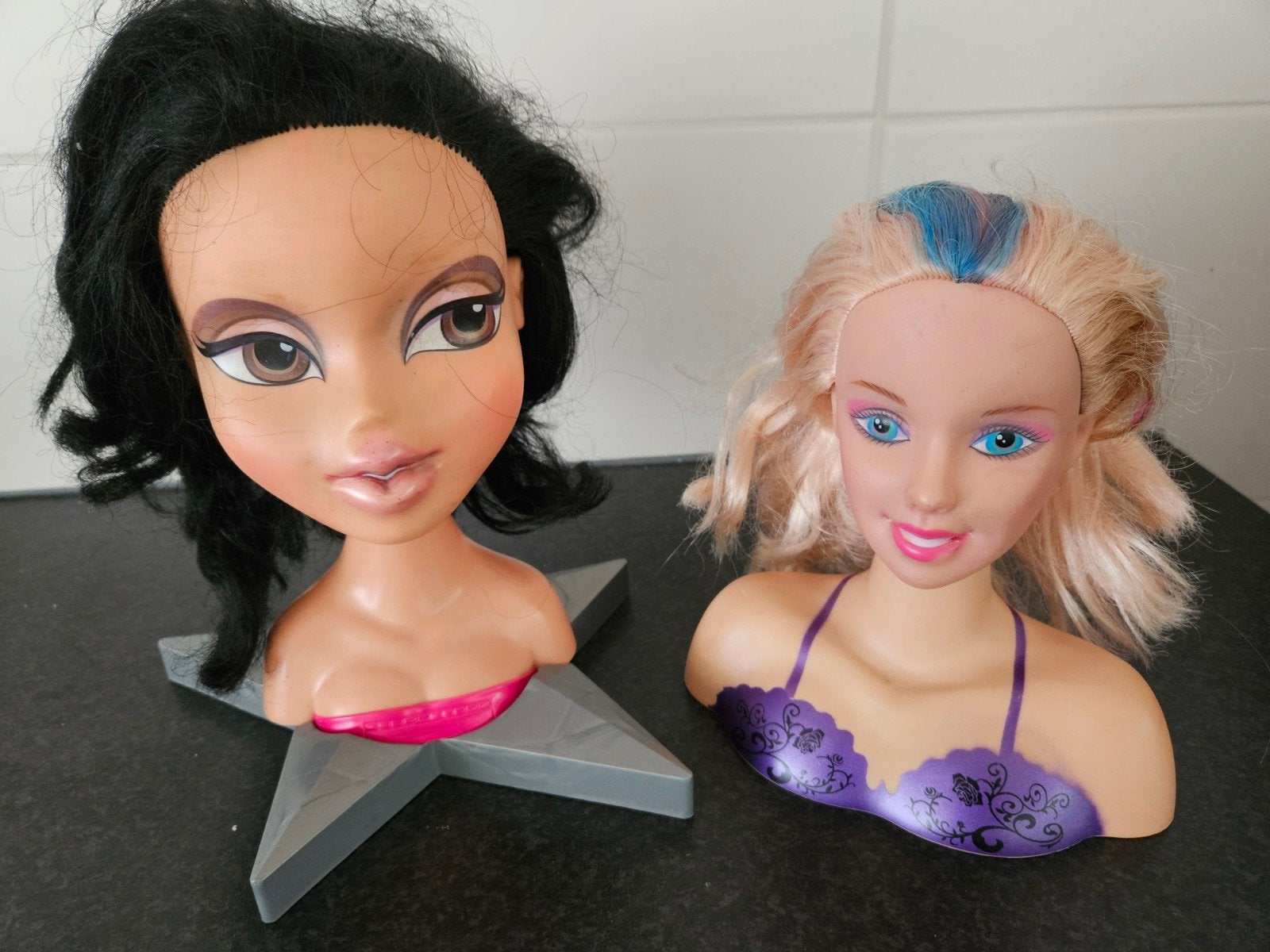 2 Oefenhoofden voor haarstyling - Barbie & Bratz, Ophalen of Verzenden, Gebruikt, Barbie