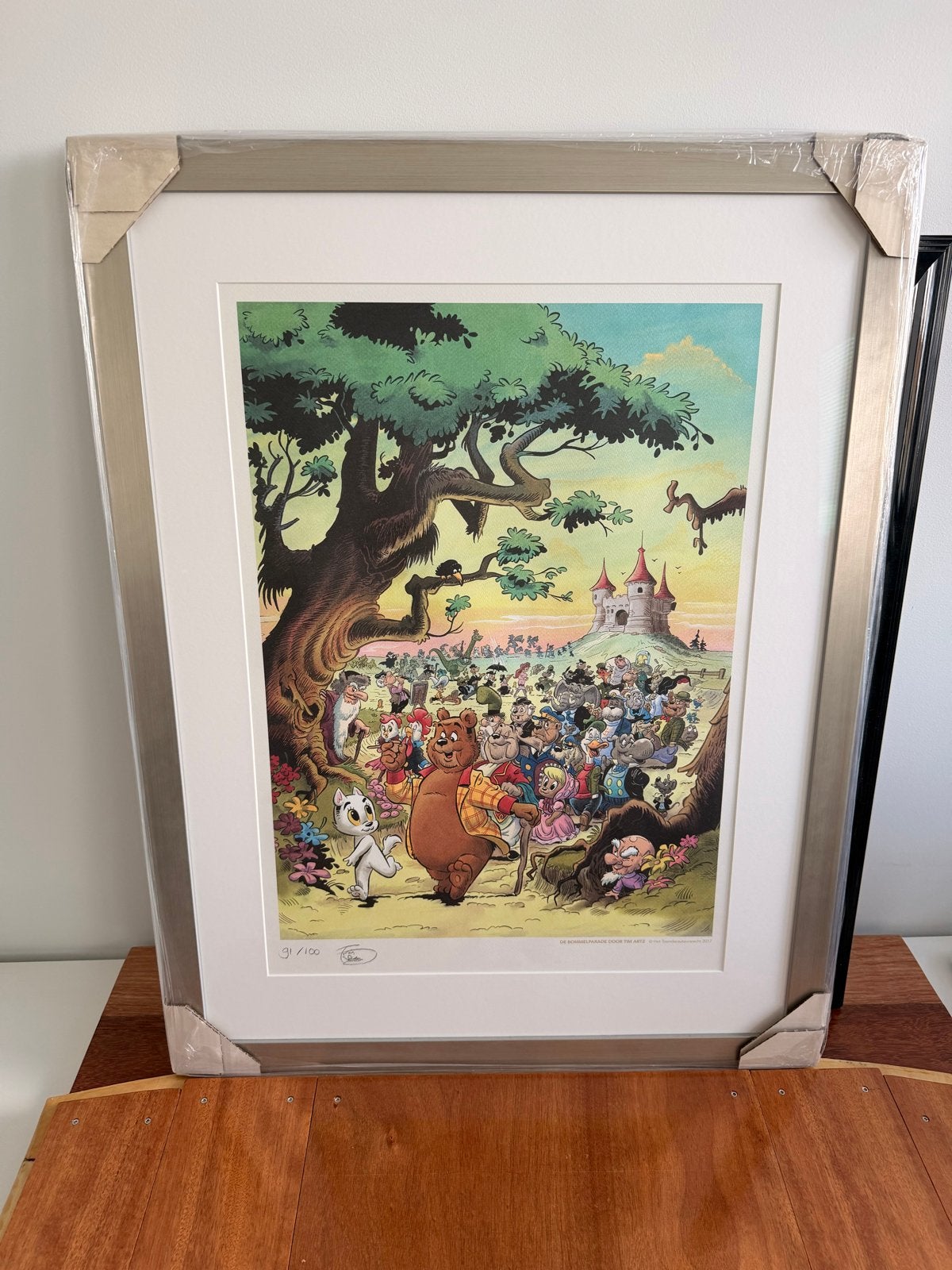 De Bommelparade door Tim Artz - Genummerde en gesigneerde pr, Ophalen, Print, Print/reproductie, Achter glas