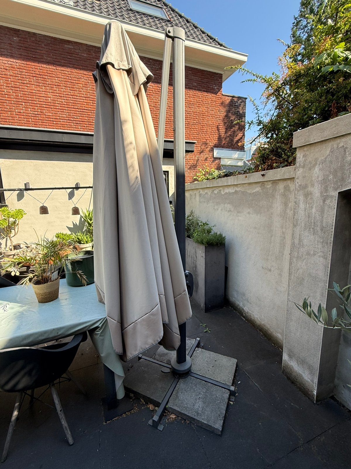 Gratis defecte parasol, Tuin en Terras, Parasols, Ophalen, Gebruikt, 3 tot 4 meter, Zweefparasol