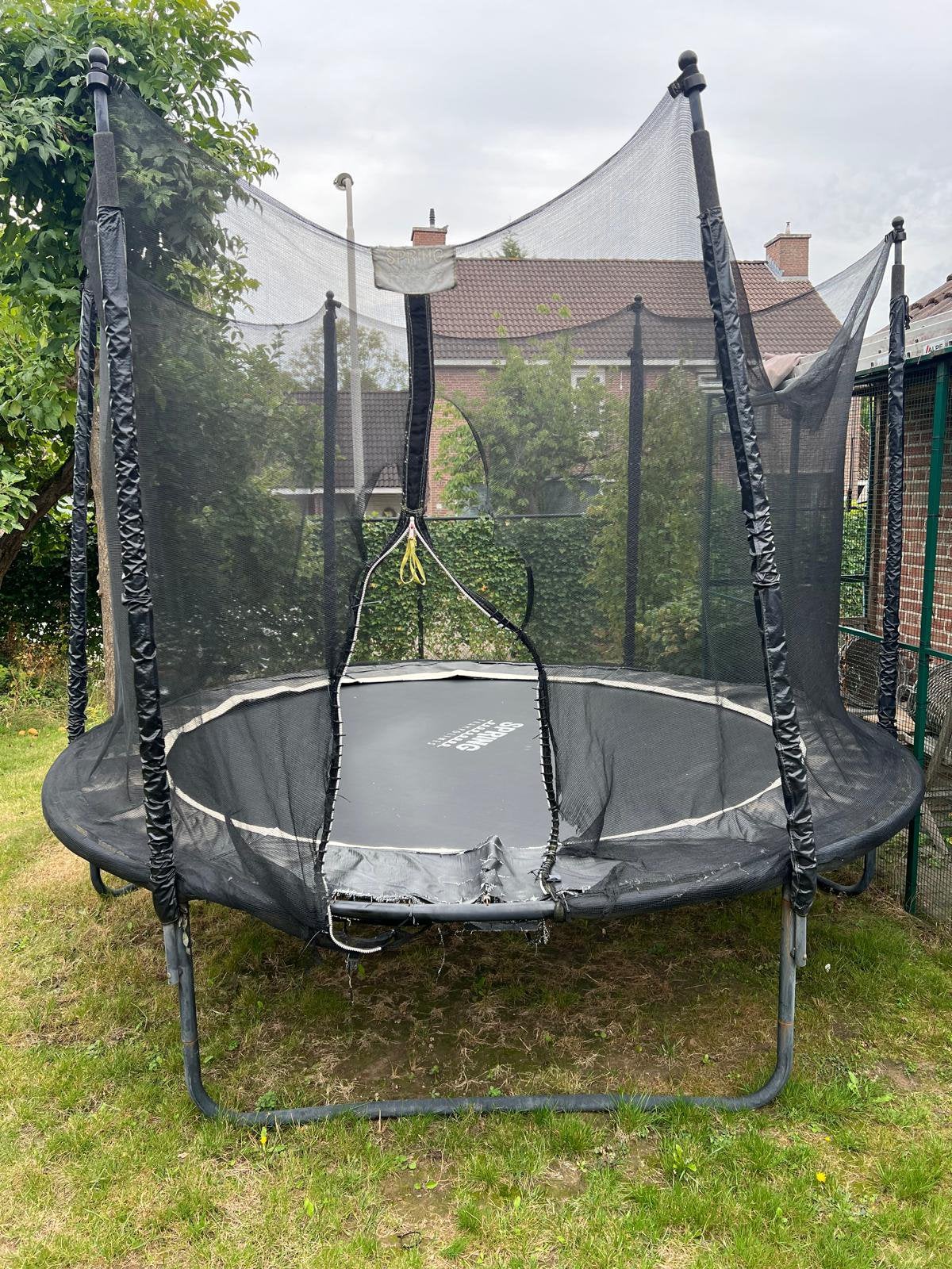 SPRING trampoline, Ophalen, Gebruikt