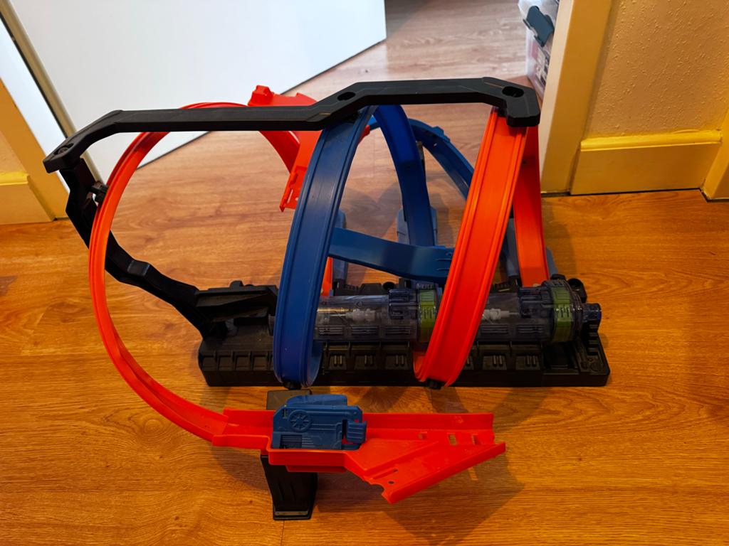 Hot Wheels Racebaan met Loopings en Booster, Kinderen en Baby's, Ophalen, Racebaan, Zo goed als nieuw, Hot Wheels