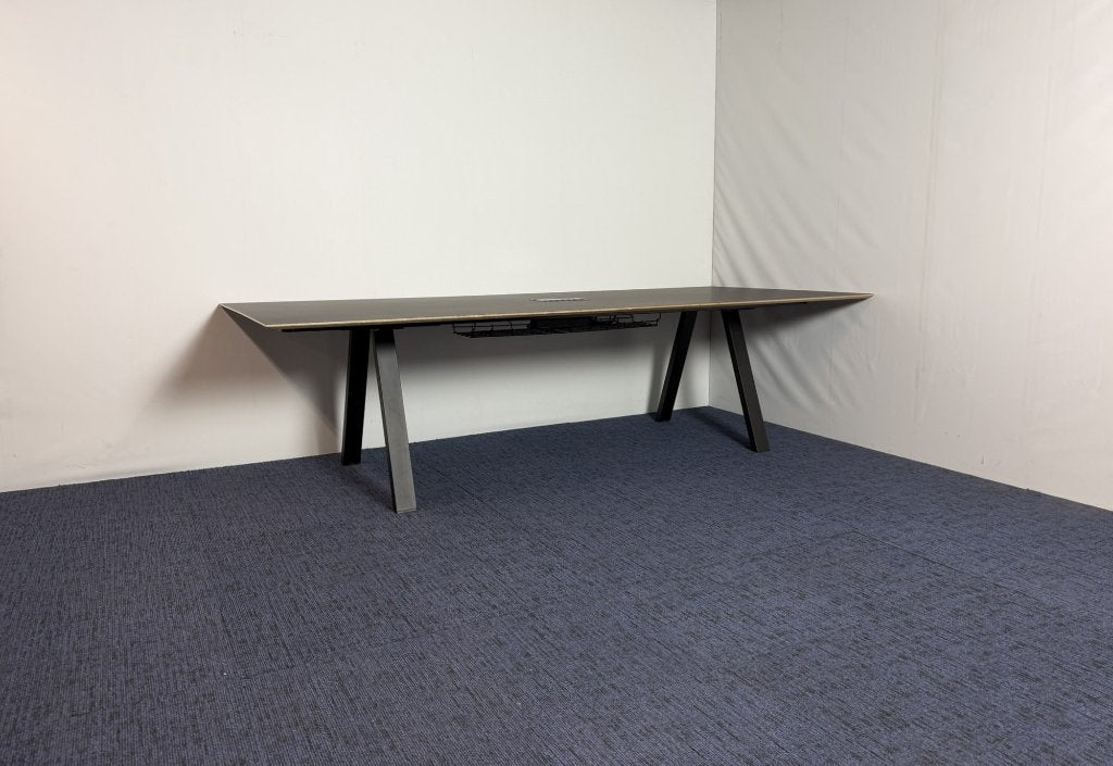 Foto 3 van Vergadertafel Ahrend Aero, zwart, 280 x 120 cm.