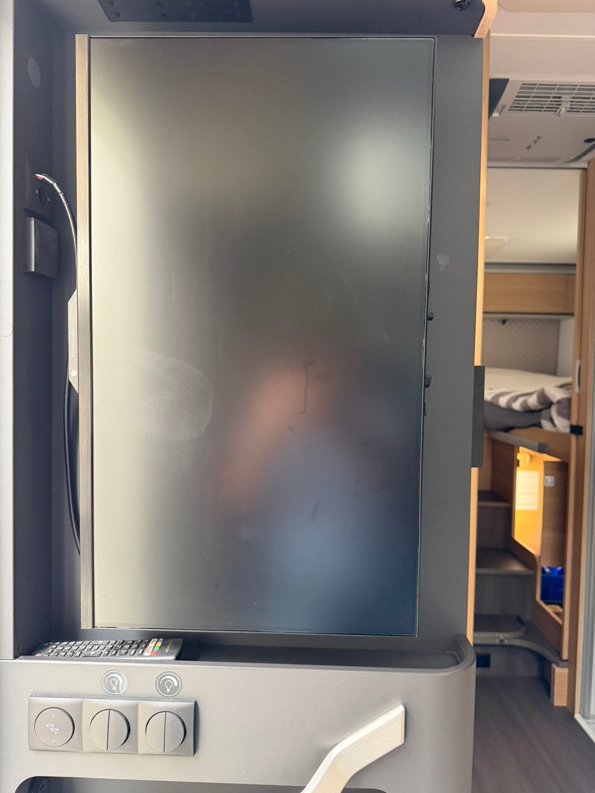 Televisie met steun, Audio, Tv en Foto, LED, HD Ready (720p), Zo goed als nieuw, 100 Hz