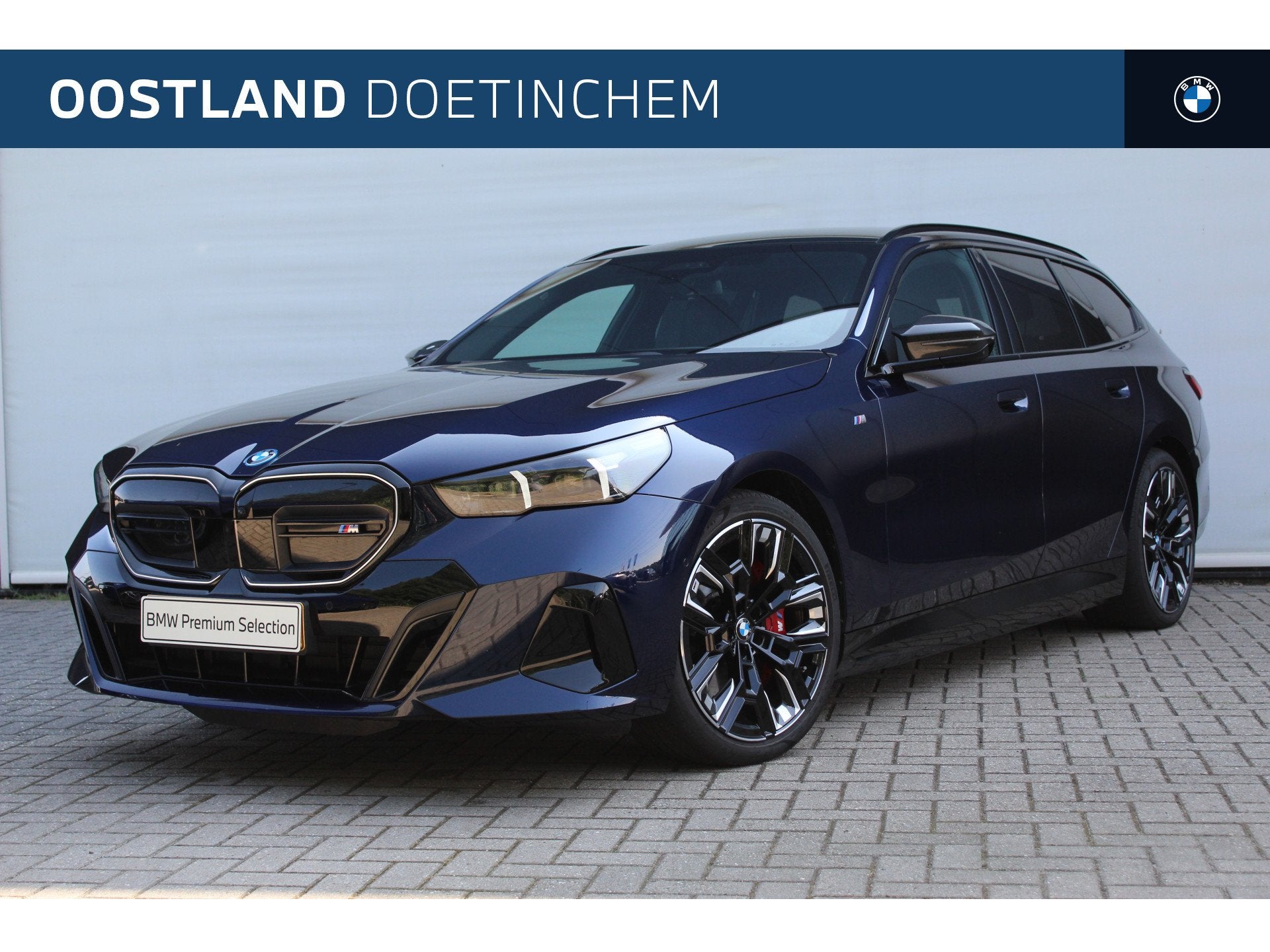 BMW i5 Touring M60 xDrive / Trekhaak / Panoramadak / Bowers