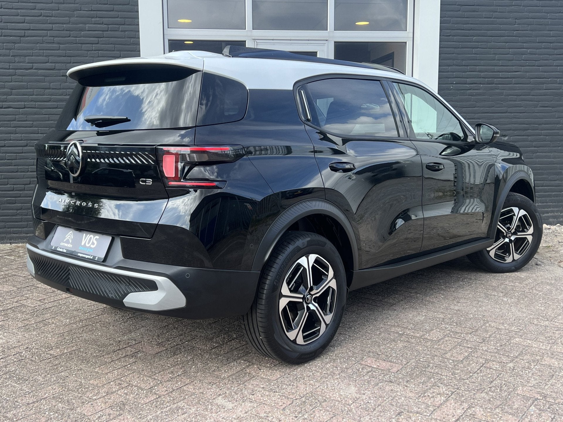 Citroën C3 Aircross Hybrid 145 DCS-6 Max Automaat | Navigat, Dealer onderhouden, Zwart, 1199 cc, Zwart