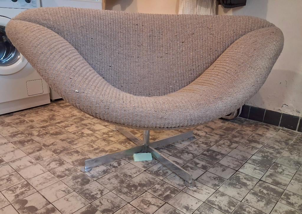 Vintage design draaifauteuil model 'Lips', Huis en Inrichting, Fauteuils, Ophalen, 75 tot 100 cm, Stof, 100 tot 125 cm