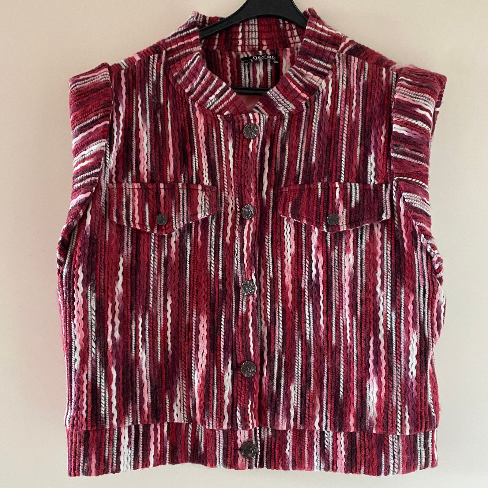 NORAH GILET VESTJE HESJE 38-40, Kleding | Dames, Bodywarmers, Ophalen of Verzenden, Zo goed als nieuw, Maat 38/40 (M), Rood