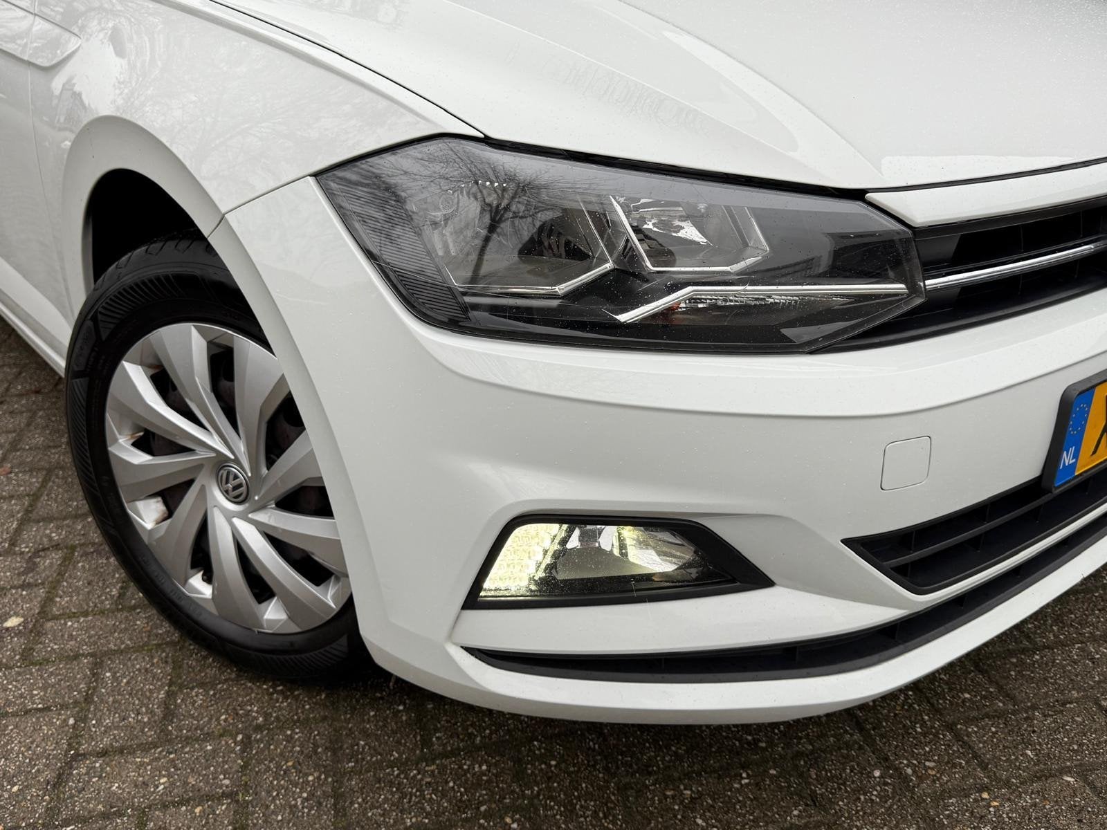Volkswagen Polo 1.0 TSI Comfortline/Navi/Carplay/Airco/cruis, Voorwielaandrijving, 40 €/maand, Euro 6, Wit