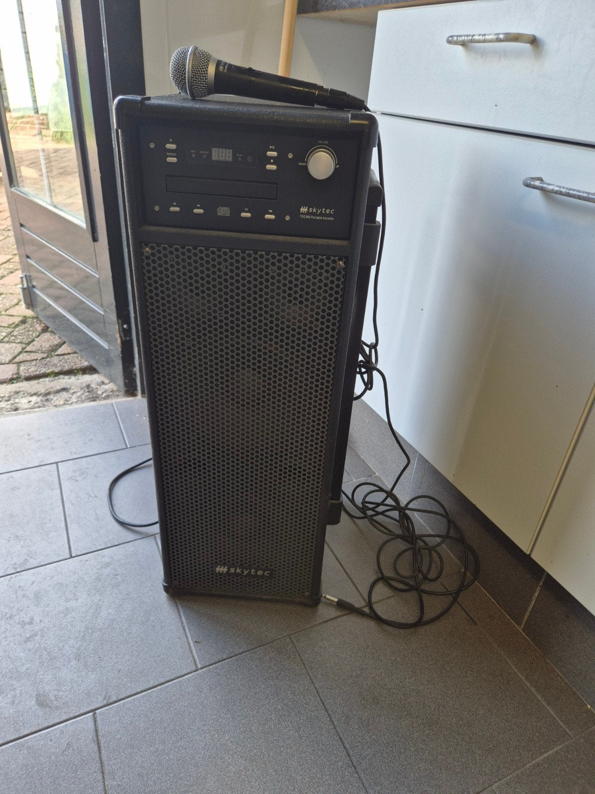Skytec draagbare muziekbox/versterker met microfoon, Ophalen, Gebruikt, Minder dan 500 watt, P.A.