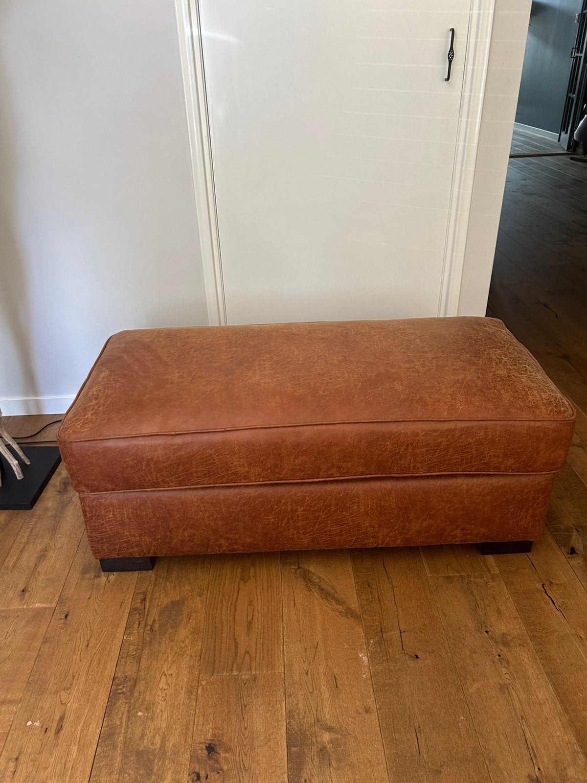 Cognac kleurige leren hocker, Huis en Inrichting, Banken | Voetenbanken en Poefen, Ophalen, 100 tot 125 cm, Leer, Zo goed als nieuw