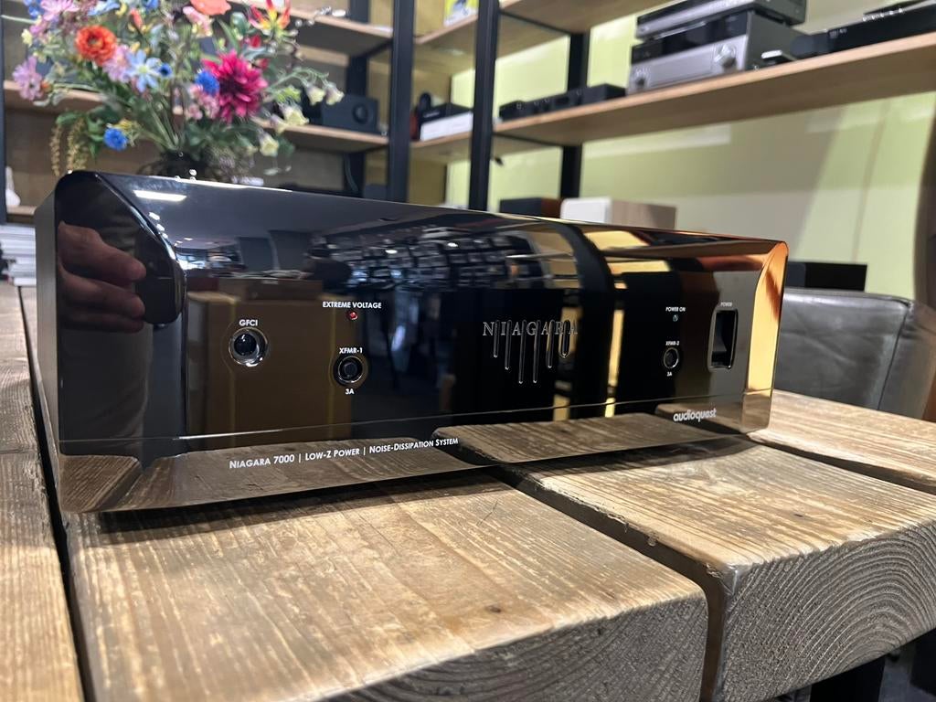AudioQuest Niagara 7000, Ophalen, Zo goed als nieuw, 2 tot 5 meter, Overige kabels