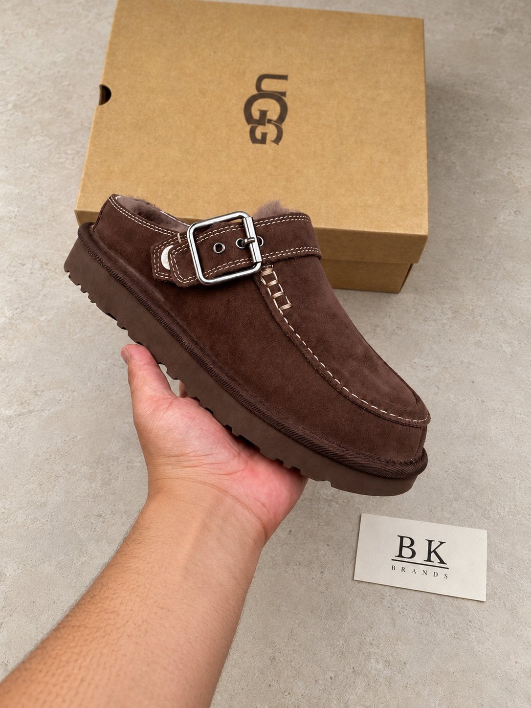 UGG’s Goldenstar Evelina Clog sloffen/schoenen Konyak/bruin, Kleding | Dames, Ophalen of Verzenden, Zo goed als nieuw, Bruin, Pantoffels of Sloffen
