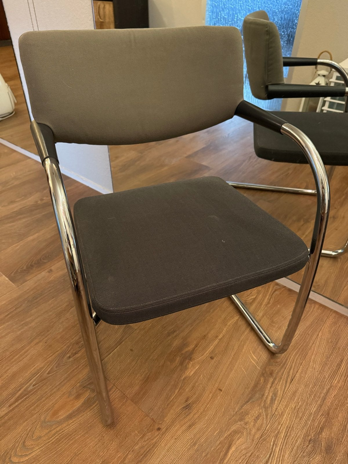 Vitra Visasoft Stoel - Antonio Citterio - Grijs, Ophalen, Gebruikt, Metaal, Eén