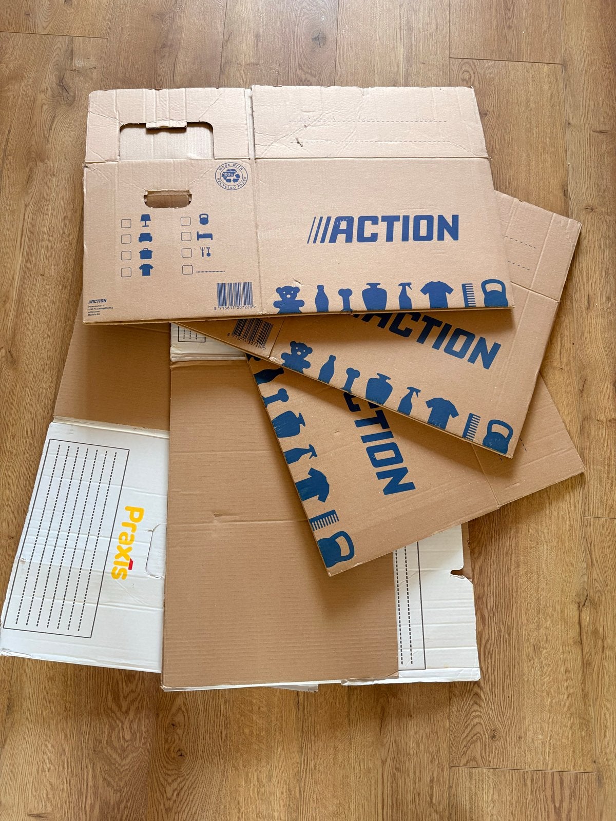 Gebruikte verhuisdozen (Action en Praxis), Ophalen, 40 tot 60 cm, Opvouwbaar, 50 tot 75 cm
