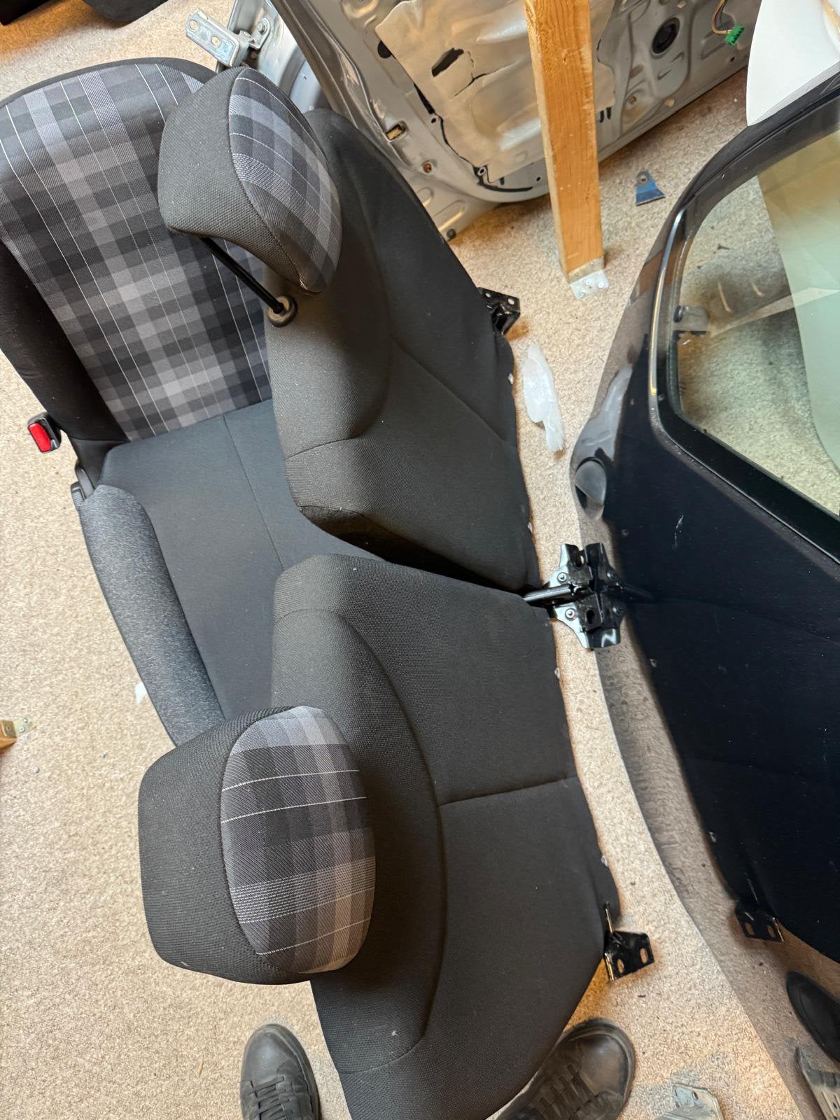 Peugeot 108 citroen c1 toyota Aygo bekleding set nette staat, Ophalen, Citroën