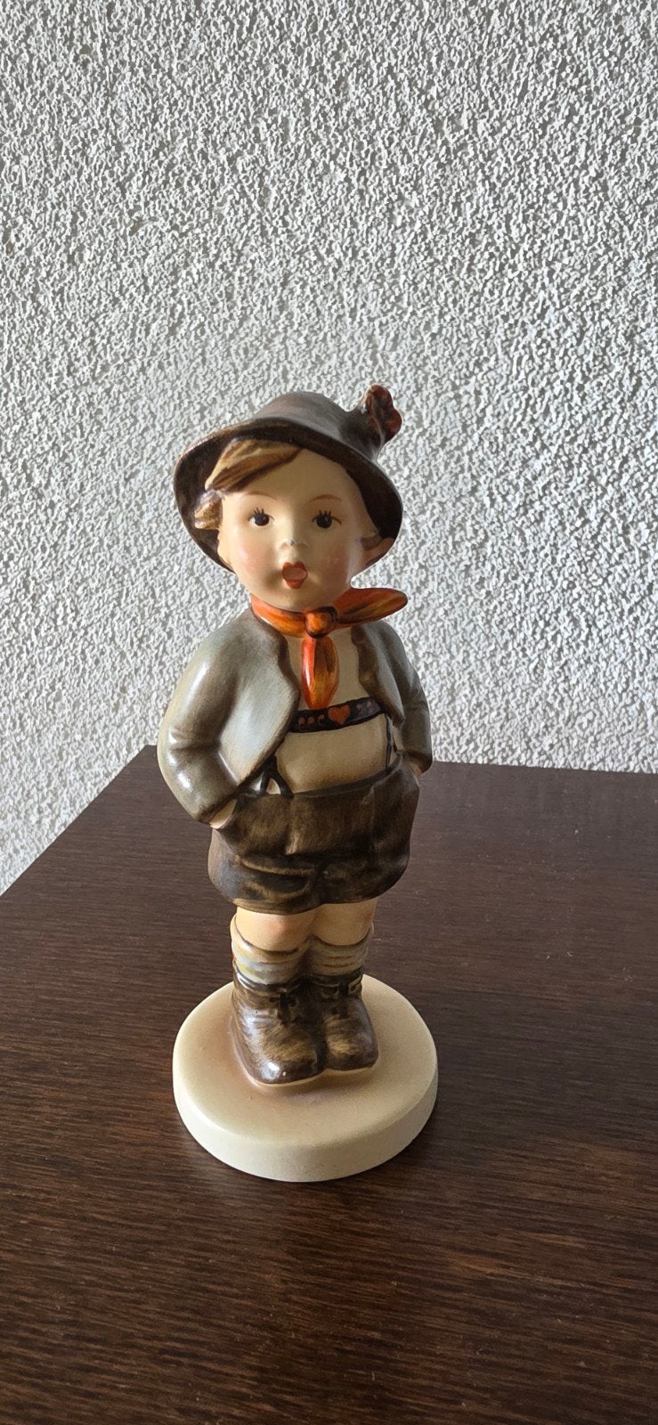 Vintage Hummel beeldje jongen met hoed, Verzamelen, Ophalen
