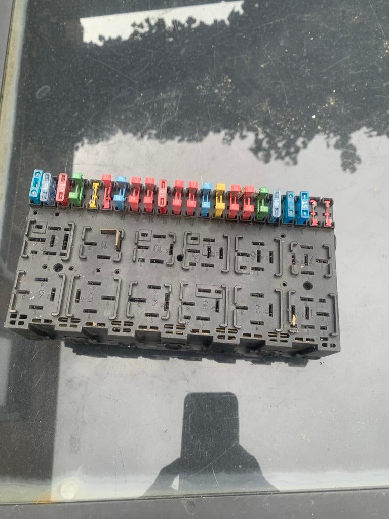 Zekeringkast VW Audi 357 937 039 - vwt4, Ophalen of Verzenden, Gebruikt, Volkswagen