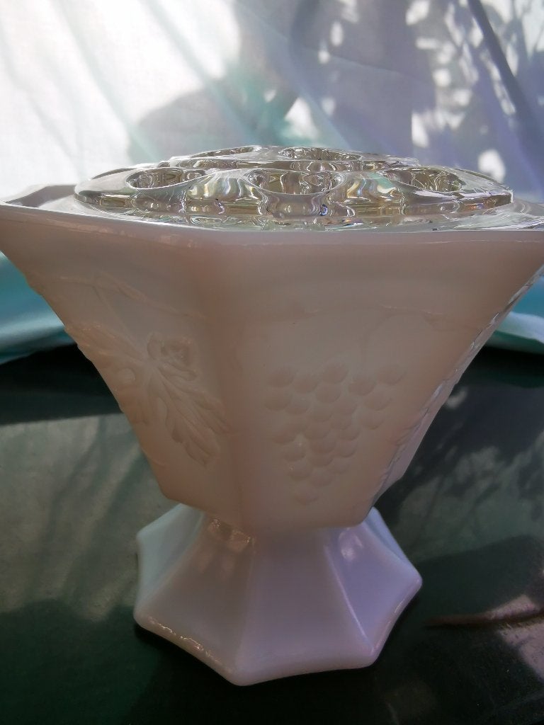Vintage Pique fleurs tulip vaas bloemverdeler Opaline Glas, Ophalen of Verzenden