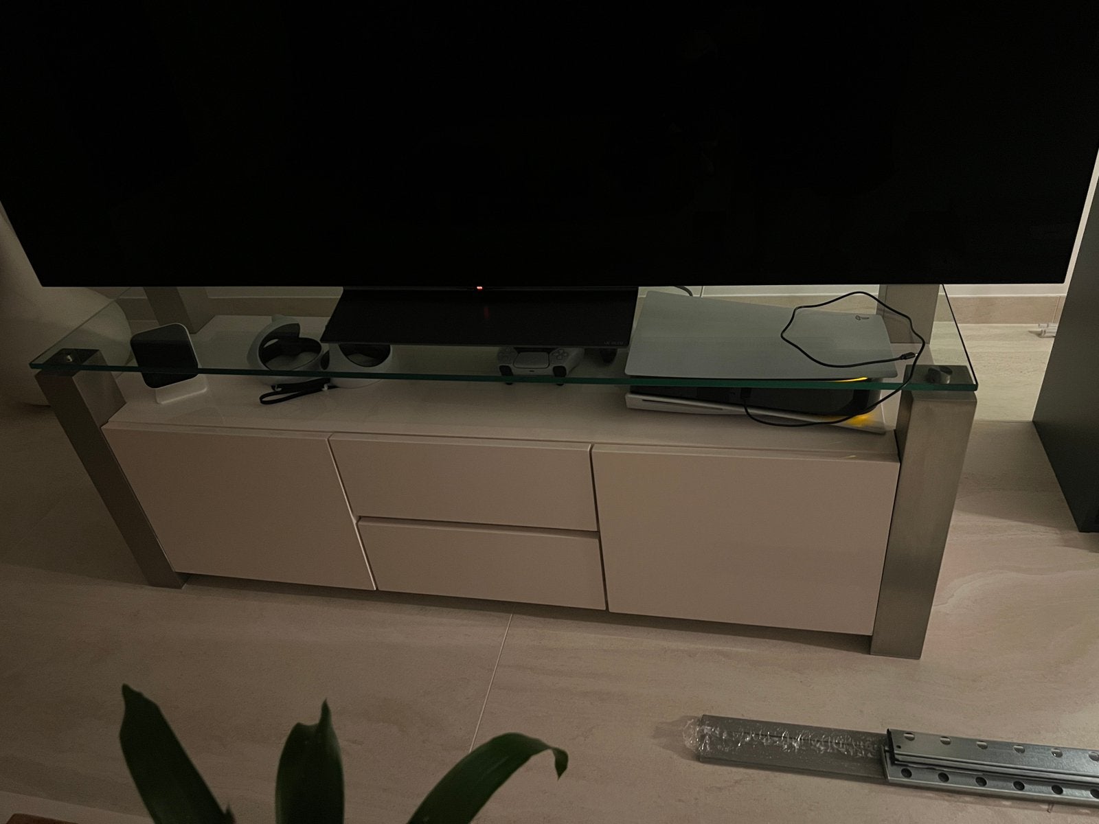 TV Meubel, Ophalen