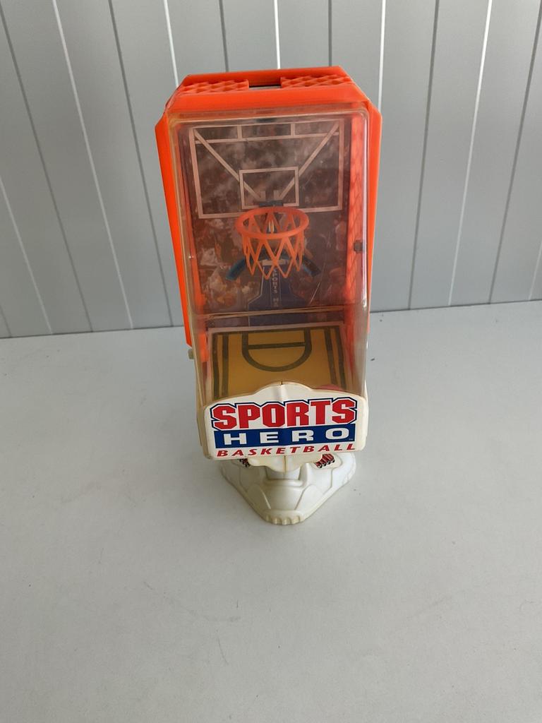 Sports Hero Basketball vintage basketbal spel uit jaren 60, Ophalen, Gebruikt