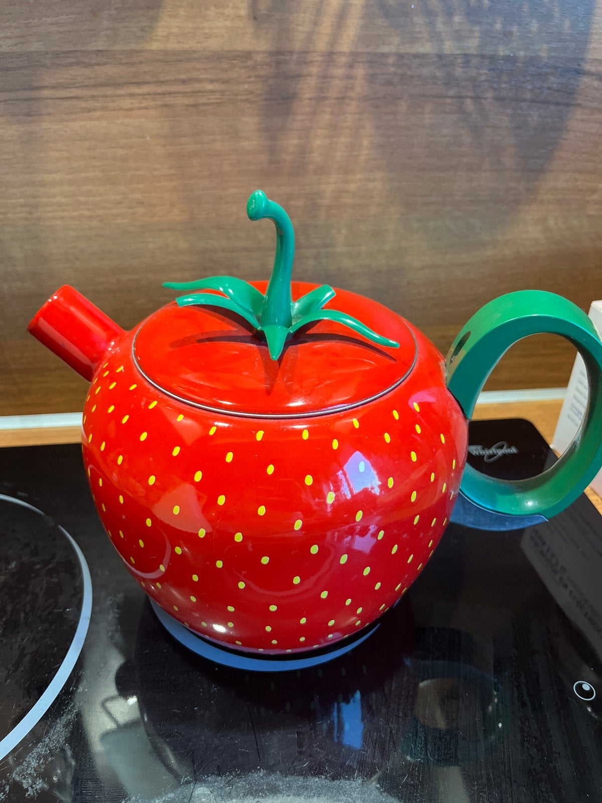 Leuke aardbei theepot COPCO - Rood met groene accenten, Theepot/fluitketel, Gebruikt, Ophalen of Verzenden, Metaal