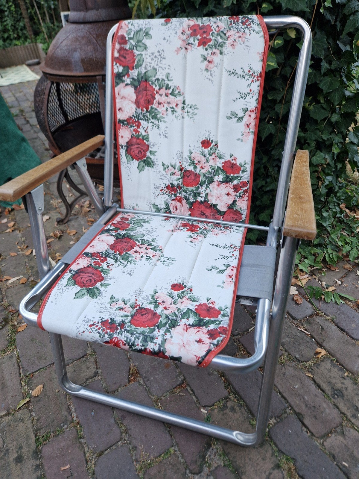 Vintage inklapbare tuinstoel met bloemenprint, Ophalen of Verzenden, Gebruikt, Aluminium, Inklapbaar