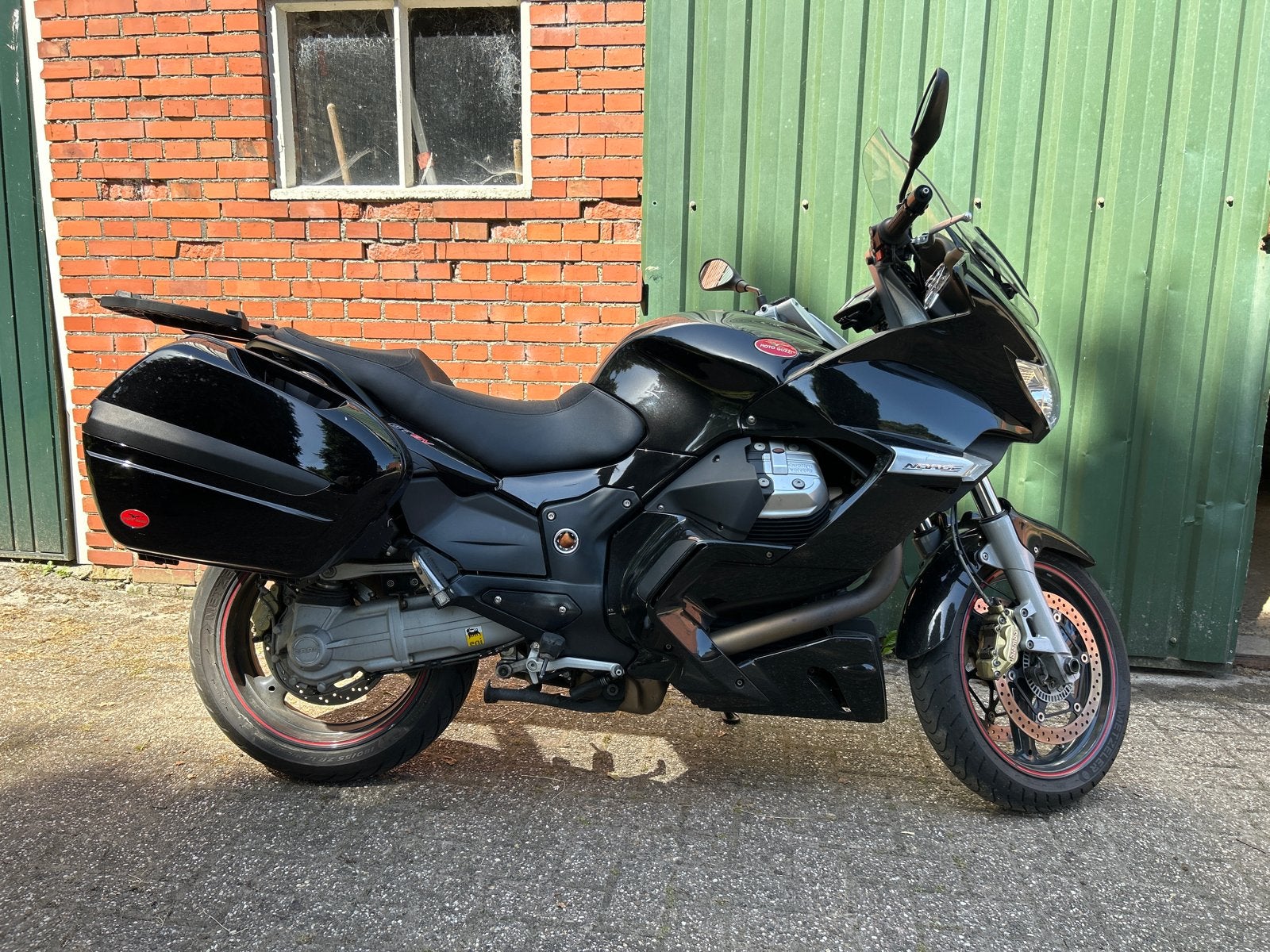 Moto Guzzi Norge 1200 GT 8V 2010, Cardan-aandrijving, 2 cilinders, Motorrijbewijs A, Gebruikt