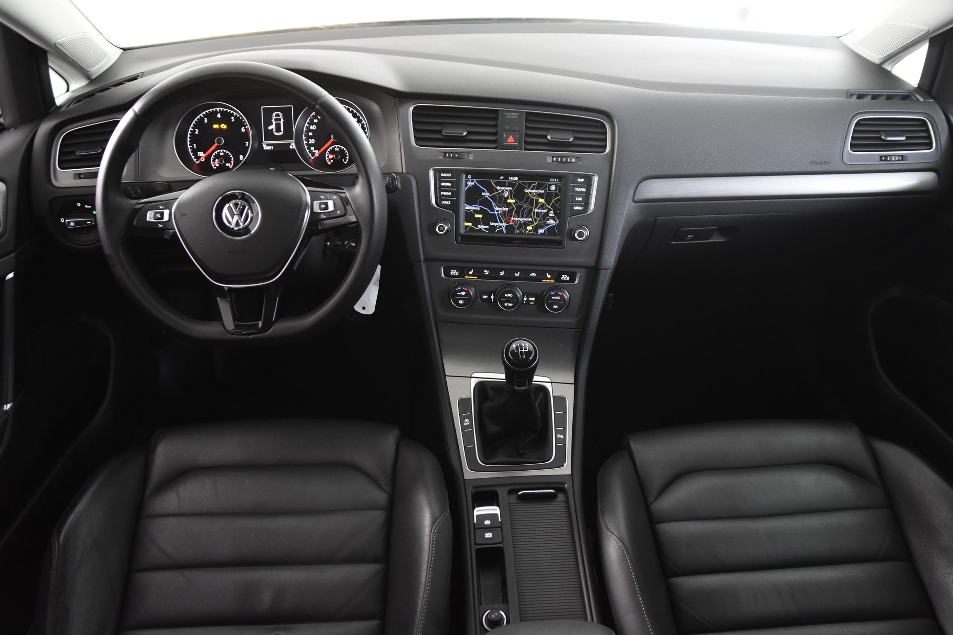 Volkswagen Golf 1.2 TSI Highline *Leer*Navigatie*Climate Con, Auto's, Voorwielaandrijving, Euro 5, 86 pk, Gebruikt