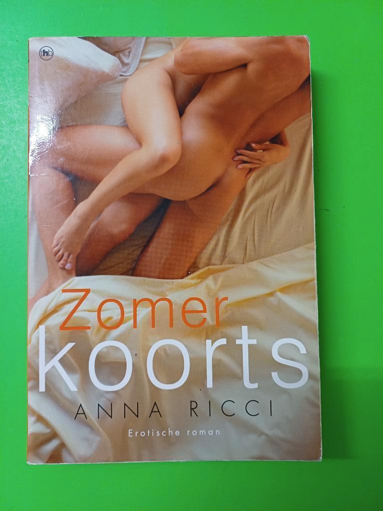 Boek - Zomerkoorts - Anna Ricci - Erotisch Roman, Ophalen of Verzenden, Gelezen, Gezondheid en Conditie