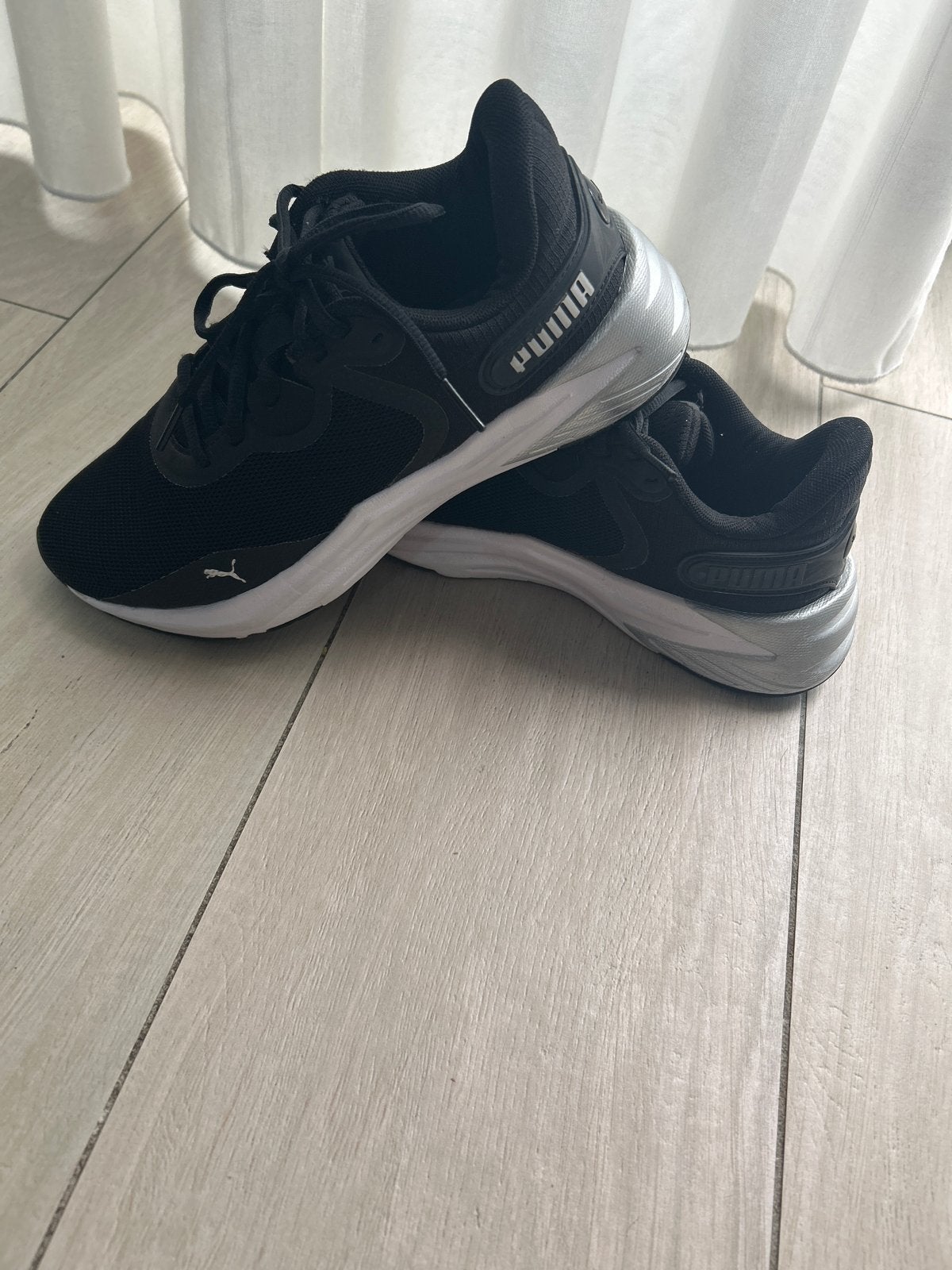 Puma sportschoenen maat 38 -, Ophalen of Verzenden, Zo goed als nieuw, Zwart, Sportschoenen