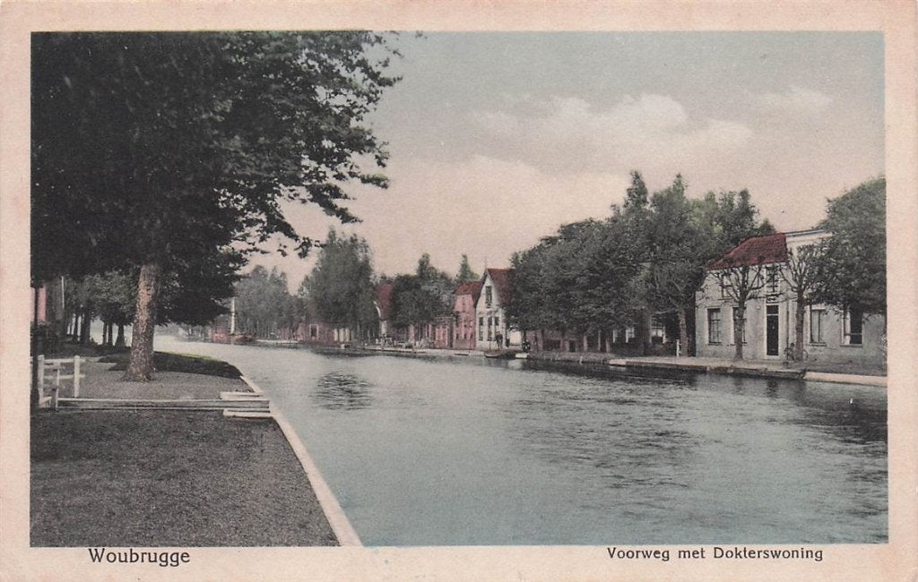703-190-005 Woubrugge Voorweg met Dokterswoning, Verzamelen, Ansichtkaarten | Nederland, Verzenden, Voor 1920, Zuid-Holland
