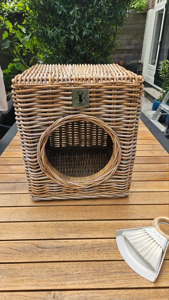 Kattenhuisje van rotan, Dieren en Toebehoren, Kattenmanden, Ophalen, Riet