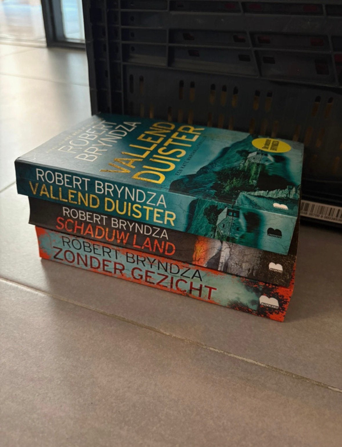 3 Robert Bryndza boeken, Boeken, Thrillers, Ophalen, Zo goed als nieuw