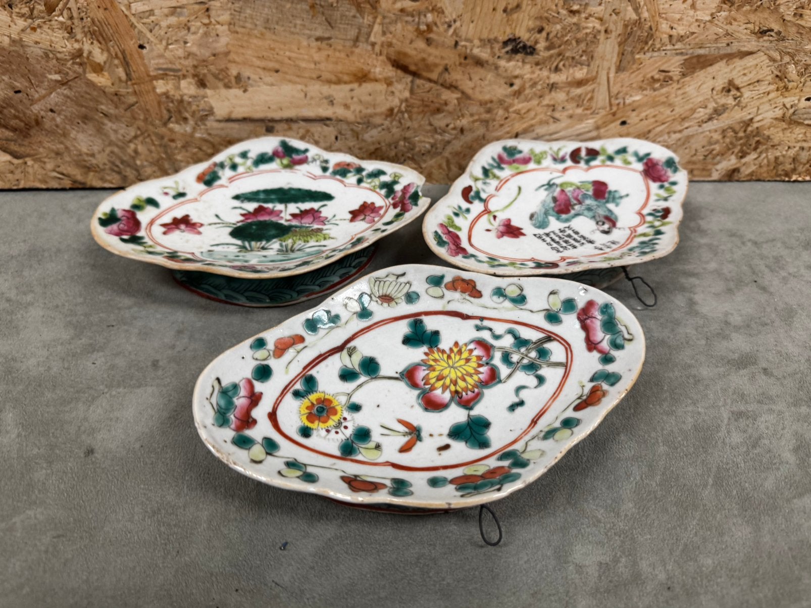 Set van 3 Chinese porseleinen schoteltjes op voet - ReK4, Ophalen of Verzenden