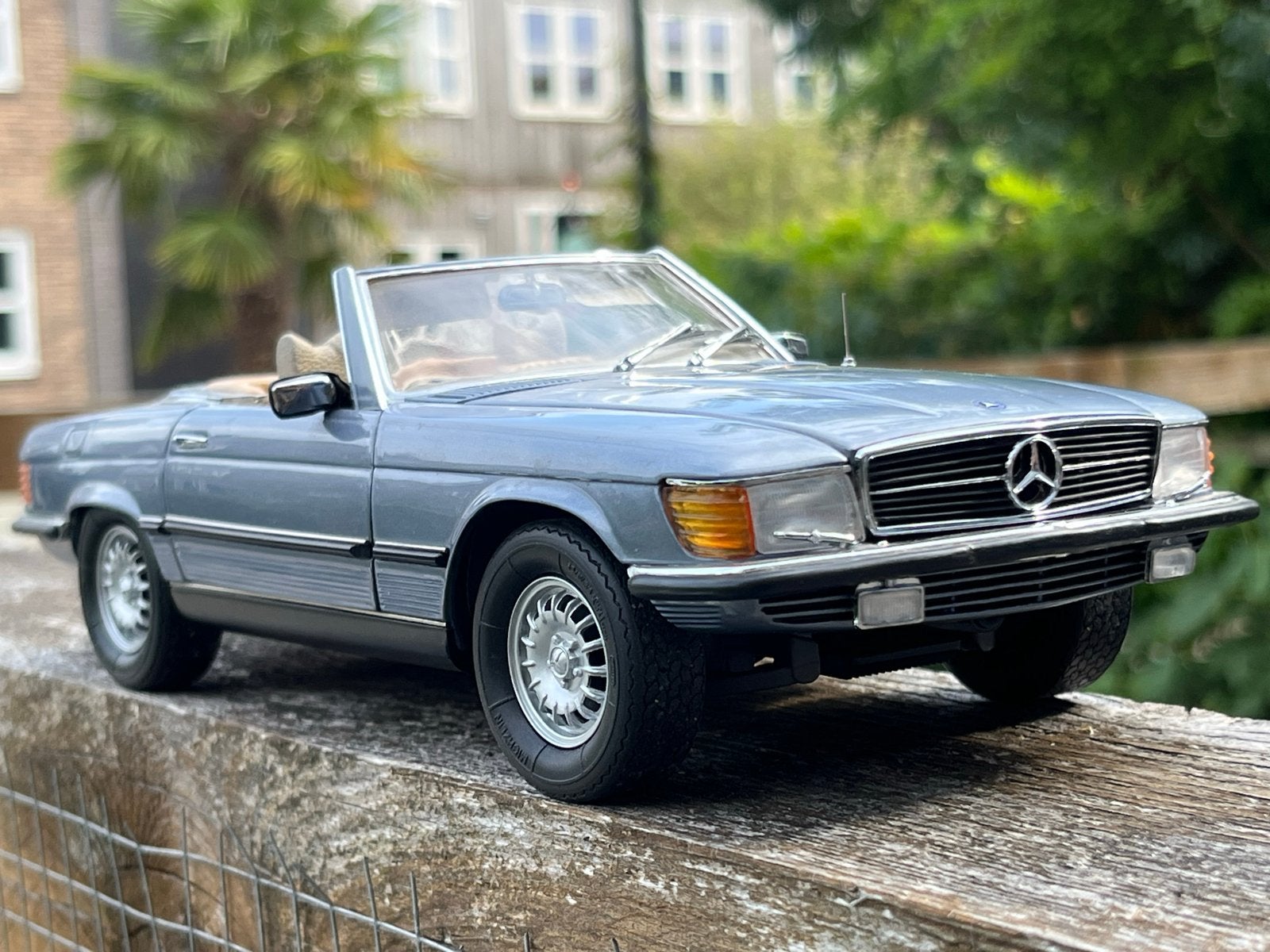 Mercedes-Benz 450 SL CMC 1/18, Hobby en Vrije tijd, Modelauto's | 1:18, Zo goed als nieuw, Auto, Overige merken, Ophalen