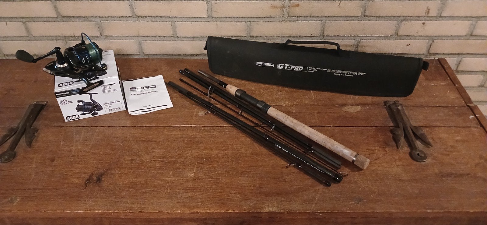 Spro GT-Pro Globetrotter 9'5" Werphengel met Spro Molen € 60, Ophalen, Zo goed als nieuw, Complete hengel