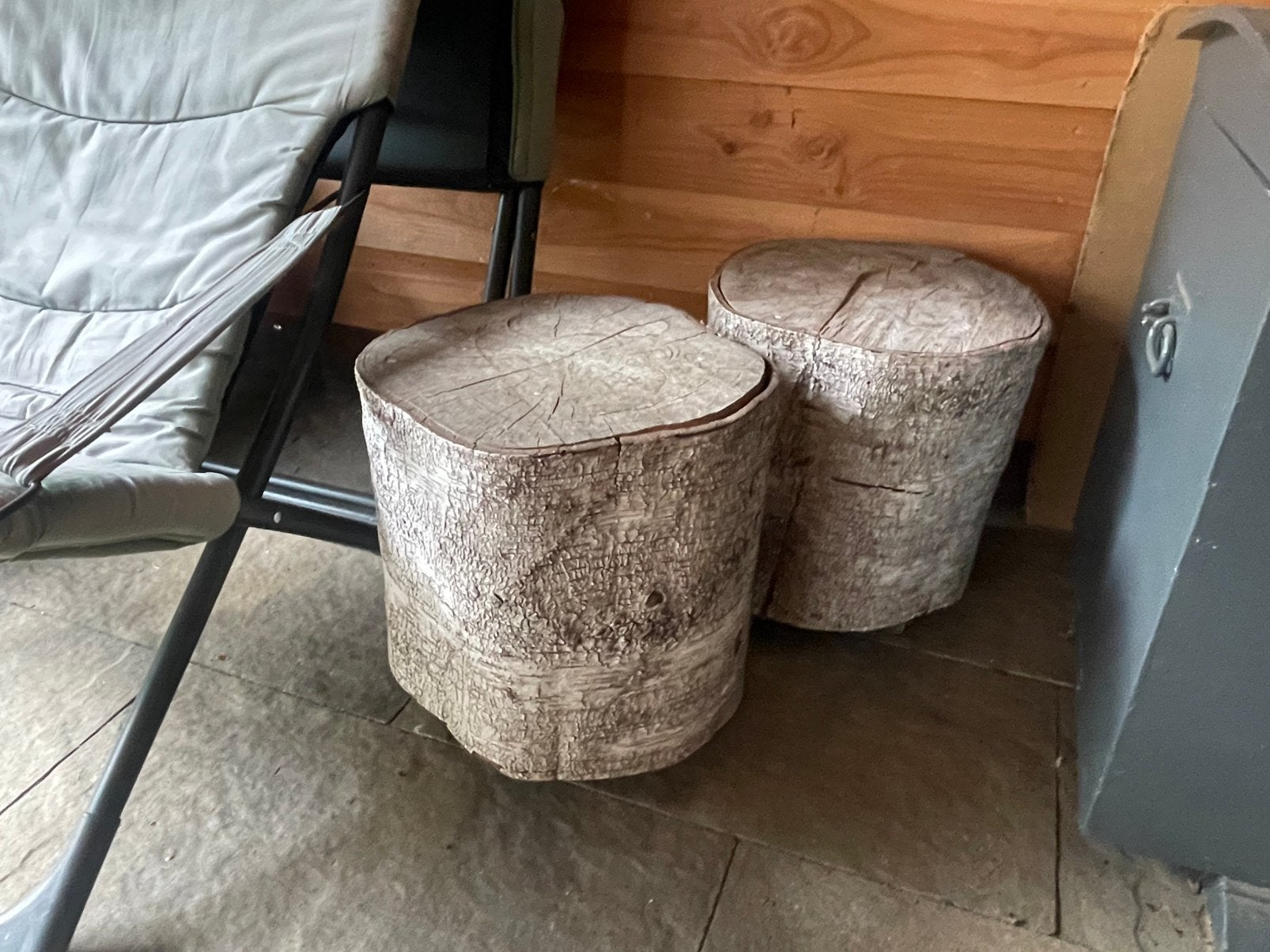 Drie krukjes / bijzettafeltjes, Ophalen, Gebruikt, Rond, Hout
