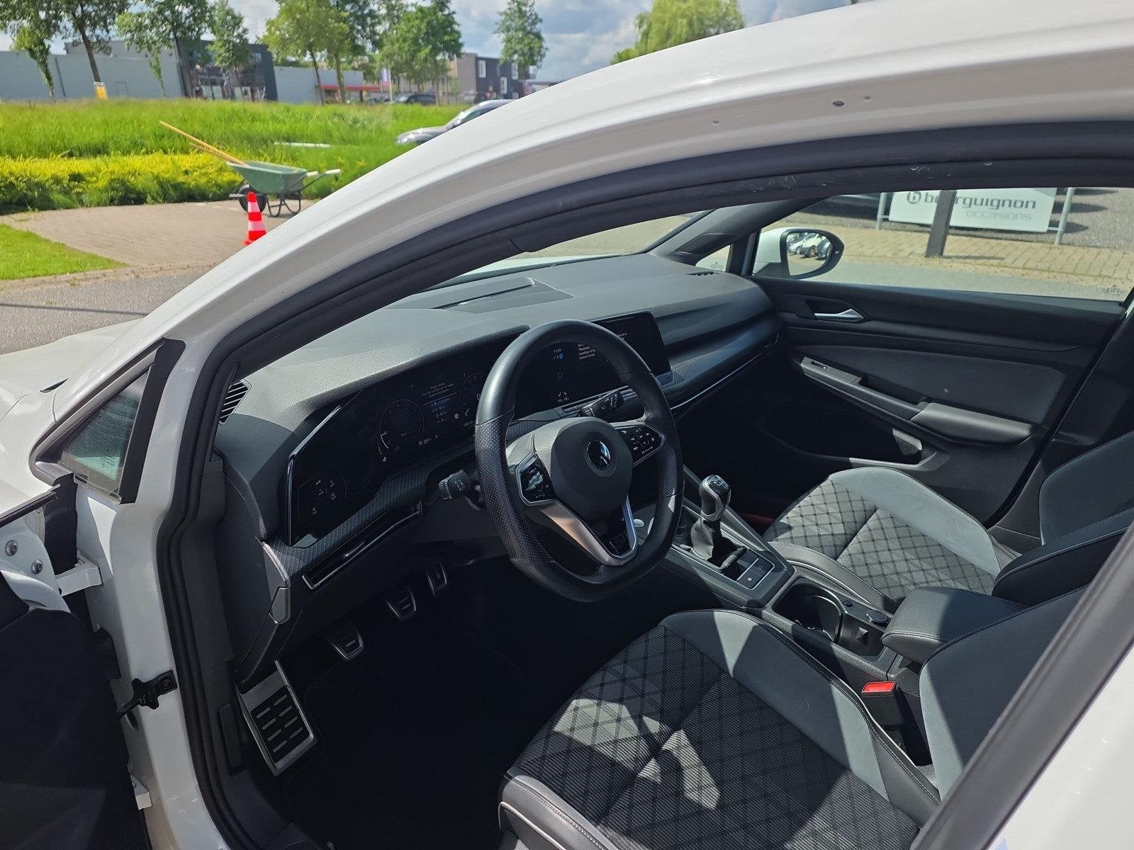 Volkswagen Golf 1.5 TSI R-Line | ACC | 150Pk | Stoelverwarmi, Euro 6, 4 cilinders, 150 pk, Wit