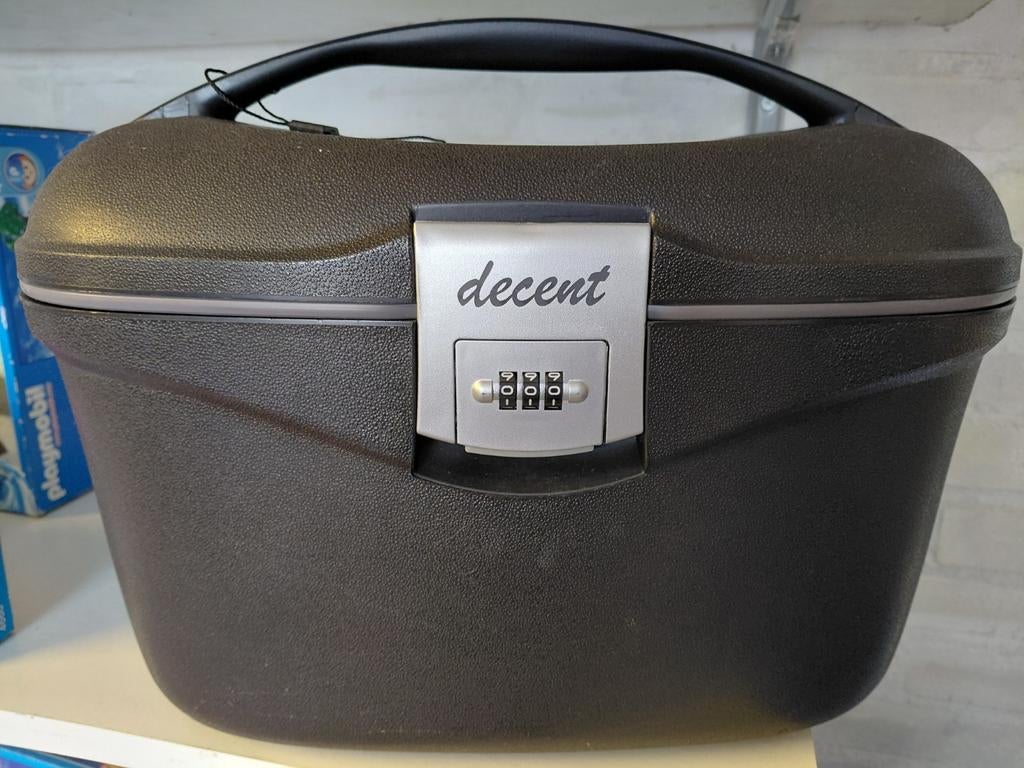 Nieuwe Decent beautycase, Met slot, Nieuw, Ophalen of Verzenden, Grijs