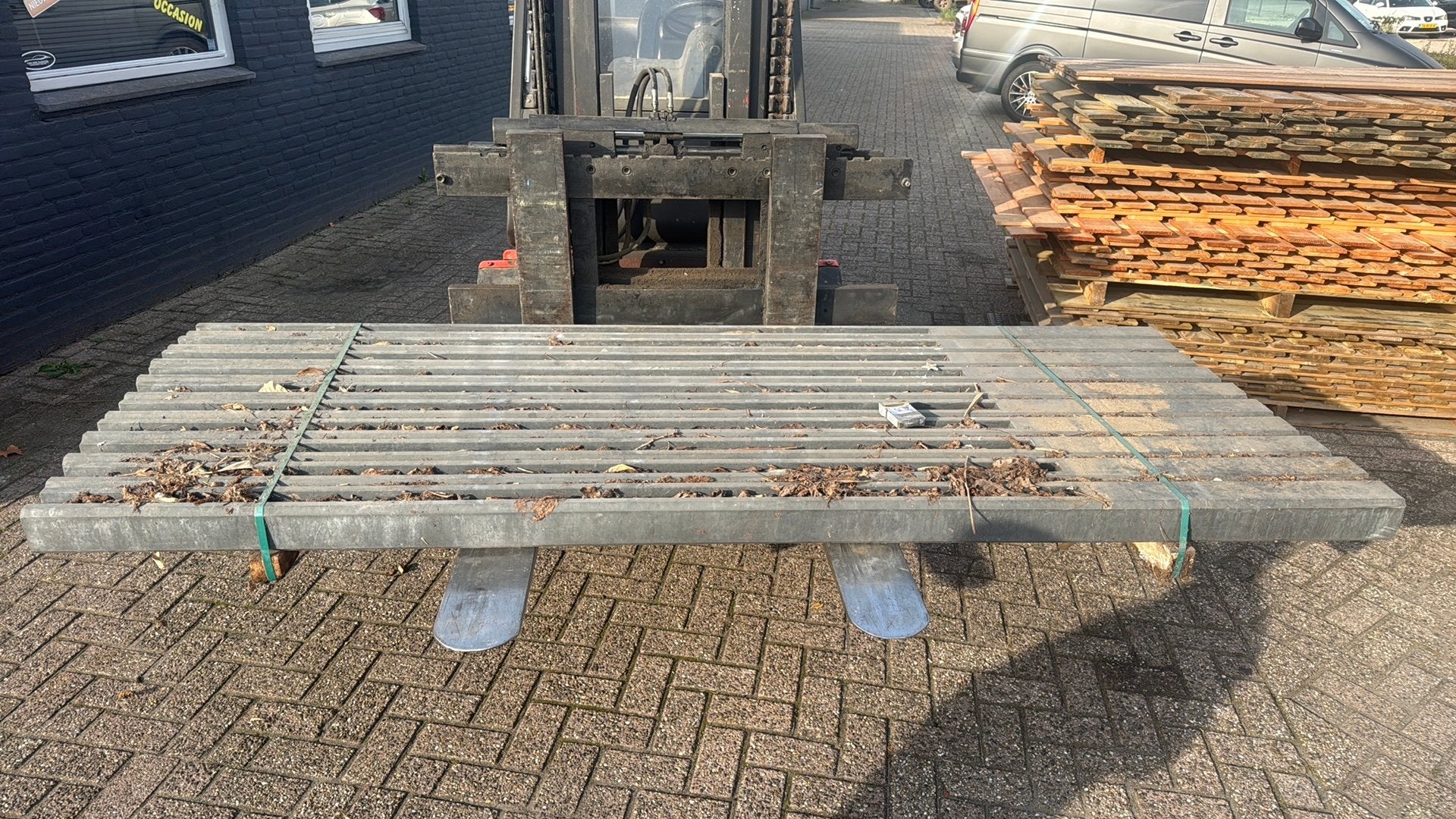 Beton sleuf palen eind model (B-keur), Tuin en Terras, Ophalen, Overige materialen, Minder dan 3 meter, Zo goed als nieuw