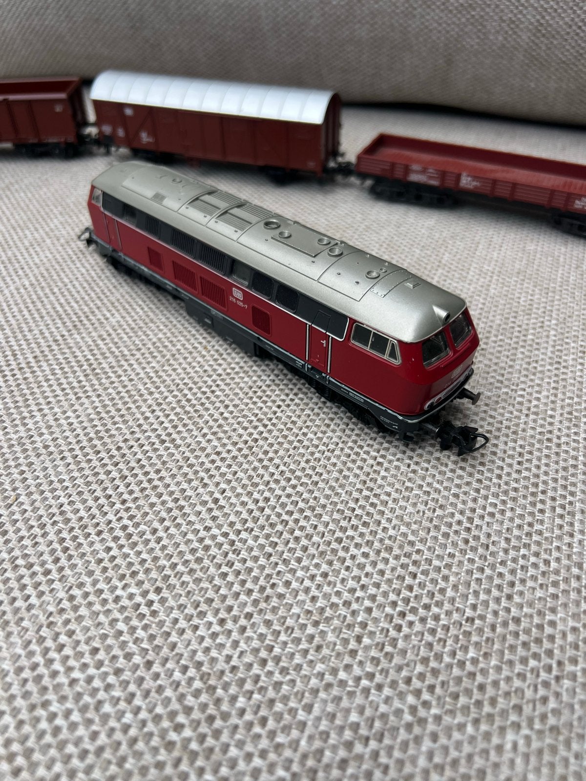 Märklin H0 modeltrein set met locomotief, wagons en gebouwen, Hobby en Vrije tijd, Modeltreinen | H0, Ophalen, Wisselstroom, Märklin