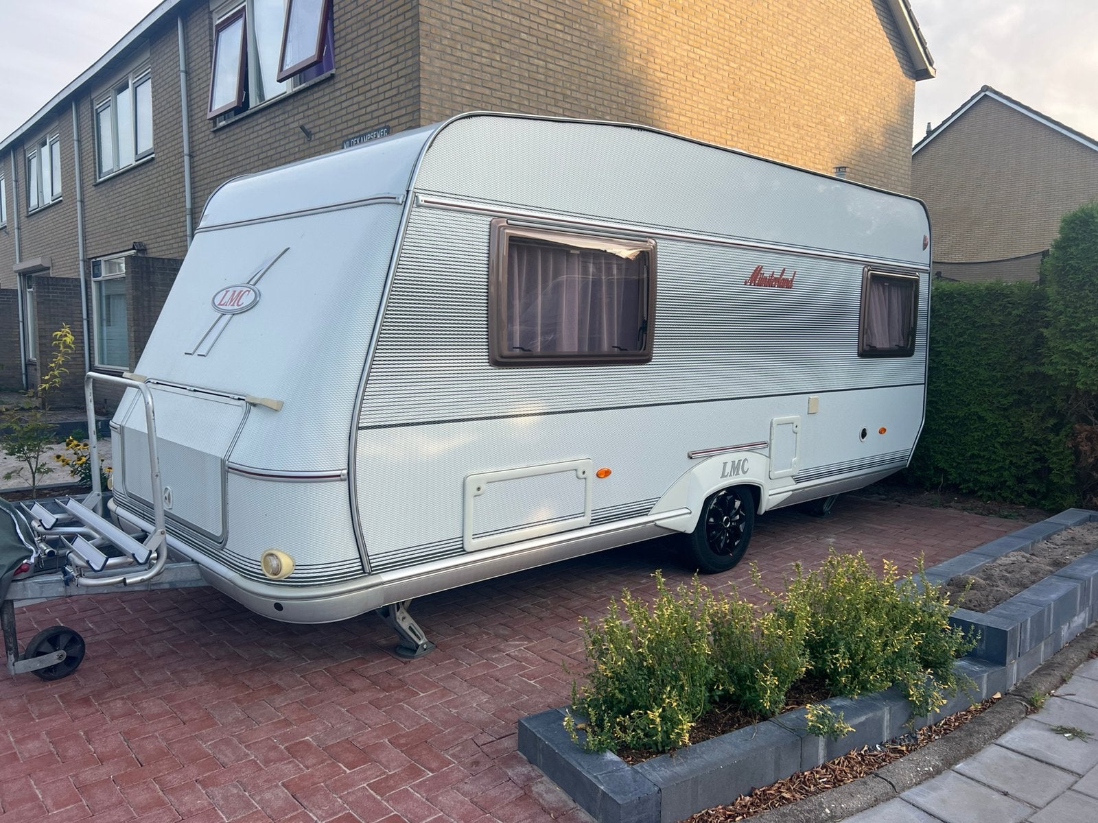 LMC MUNSTERLAND 475 / 490K1, Caravans en Kamperen, Caravans, Standaardzit, Queensbed, Luifel, Particulier