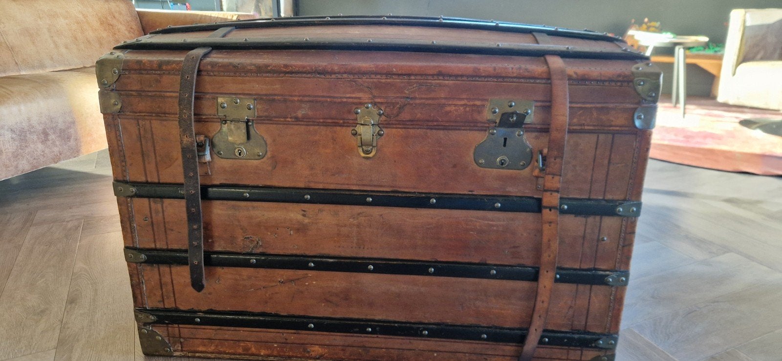 Antieke houten reiskoffer met lederen banden, Antiek en Kunst, Ophalen of Verzenden