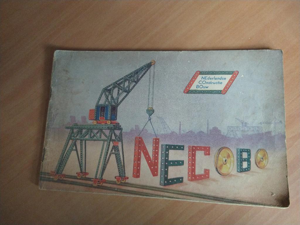 NECOBO Nederlandse COnstructie BOuw. Doos 0-1-2-3-4, Boeken, Ophalen of Verzenden, Gelezen, Overige onderwerpen