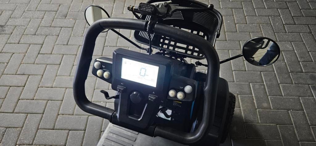 Pride Atmos scootmobiel (garantie) - full size model, Ophalen, Zo goed als nieuw, Elektrische rolstoel